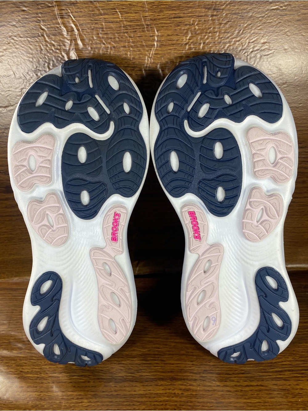 Brooks Adrenaline GTS 25 women’s shoe size 9 - Picture 10 of 11